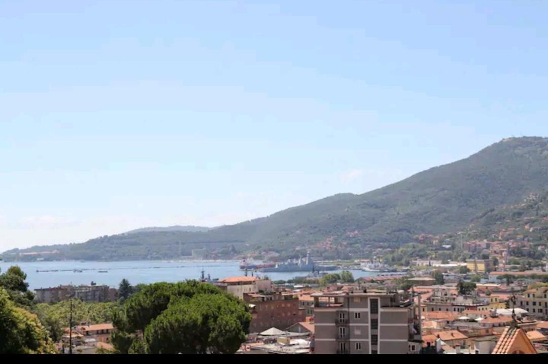The Castle House Apartment La Spezia Exterior photo